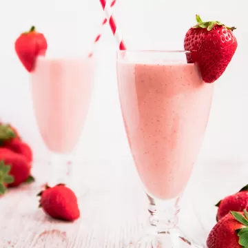 Healthy Breakfast Strawberry Banana Smoothie