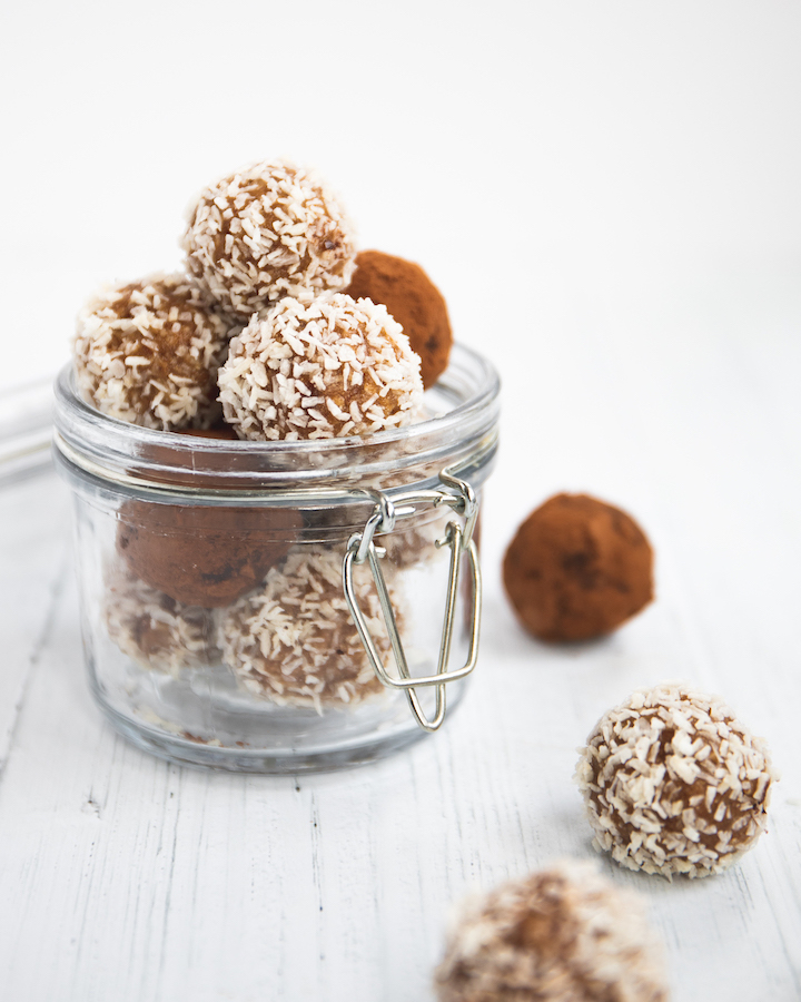 Chocolate Coconut Energy Balls