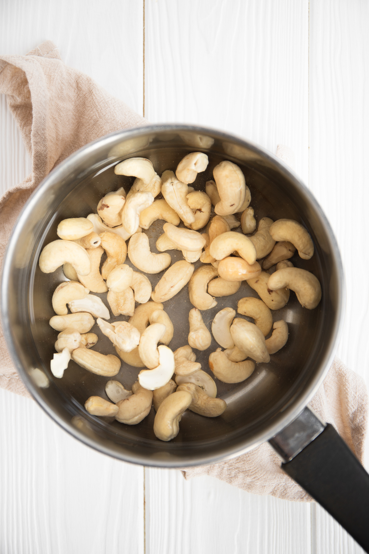 How to Soak Cashews