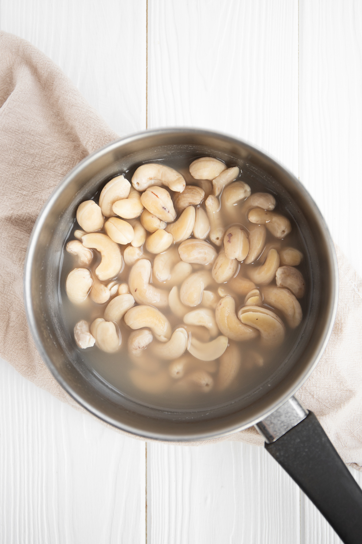 How to Soak Cashews