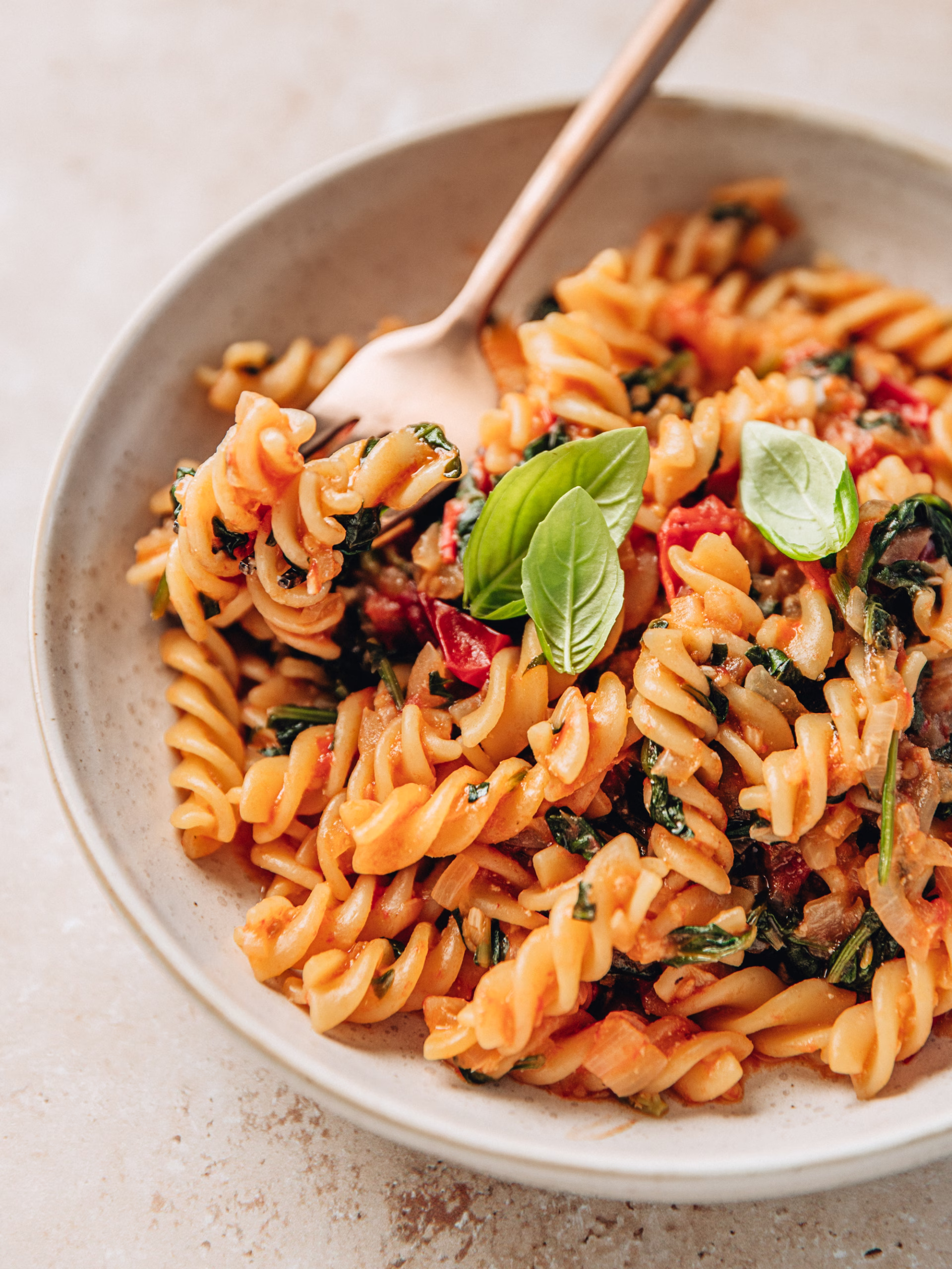 One-Pot Spinach Tomato Pasta