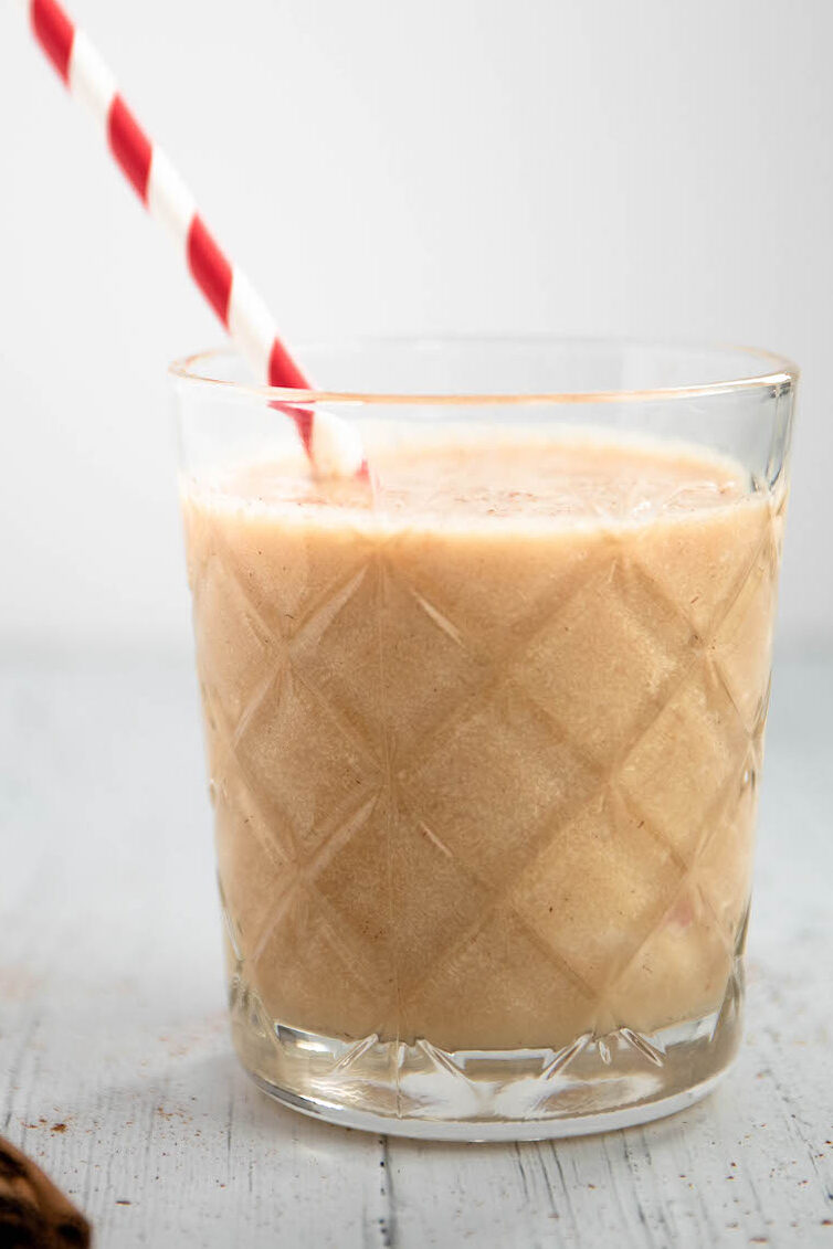 apple smoothie in a glass
