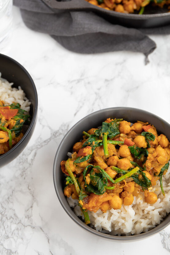 This chickpea and spinach curry tastes comfortingly familiar, doesn’t come with a daunting list of exotic spices, and is ready in under half an hour.